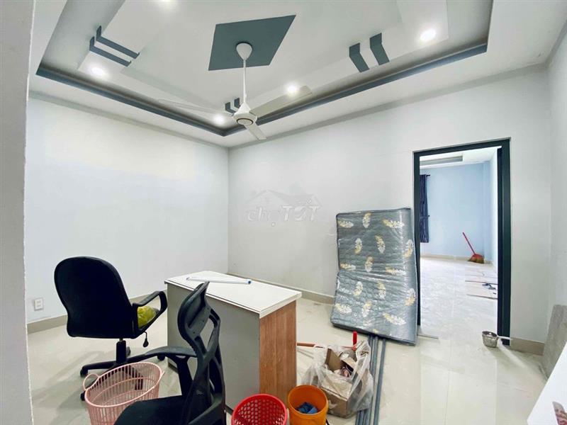 Studio rộng 40m2, lê văn việt quận 9, full nội thất ở liền