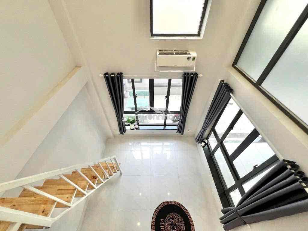 Cho thuê căn hộ duplex cửa sổ lớn thoáng mát ngay trung tâm - Ảnh 2