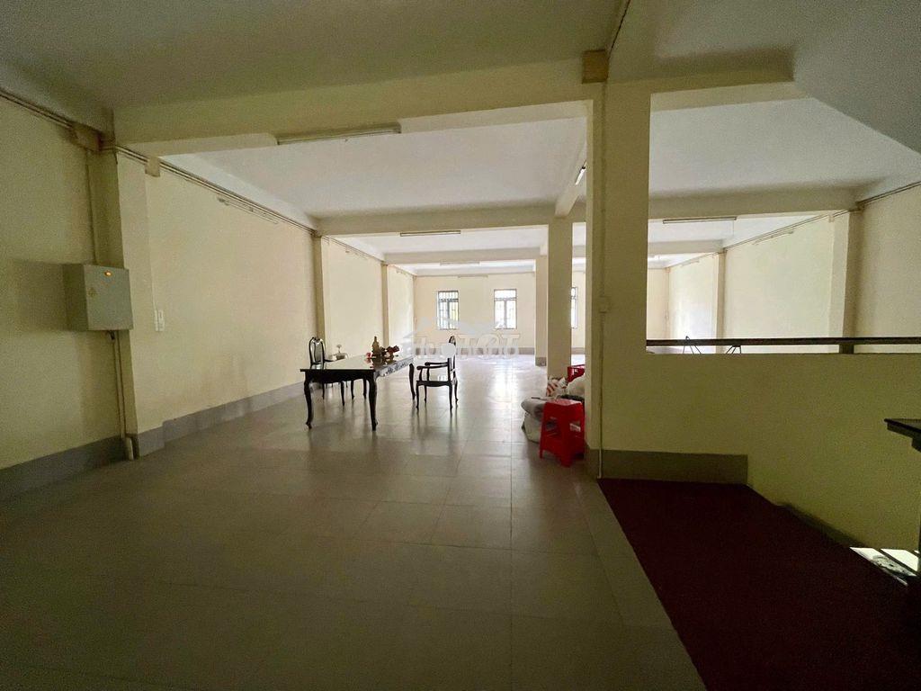 Tòa nhà 4 tầng - gần 800m2 - ngay khu hành chính dĩ an -  quảng trường - Ảnh 4