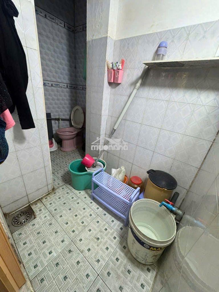 Chính chủ bán nhà sát chợ bà chiểu, 2 phút qua quân 1. khu an ninh. - 2