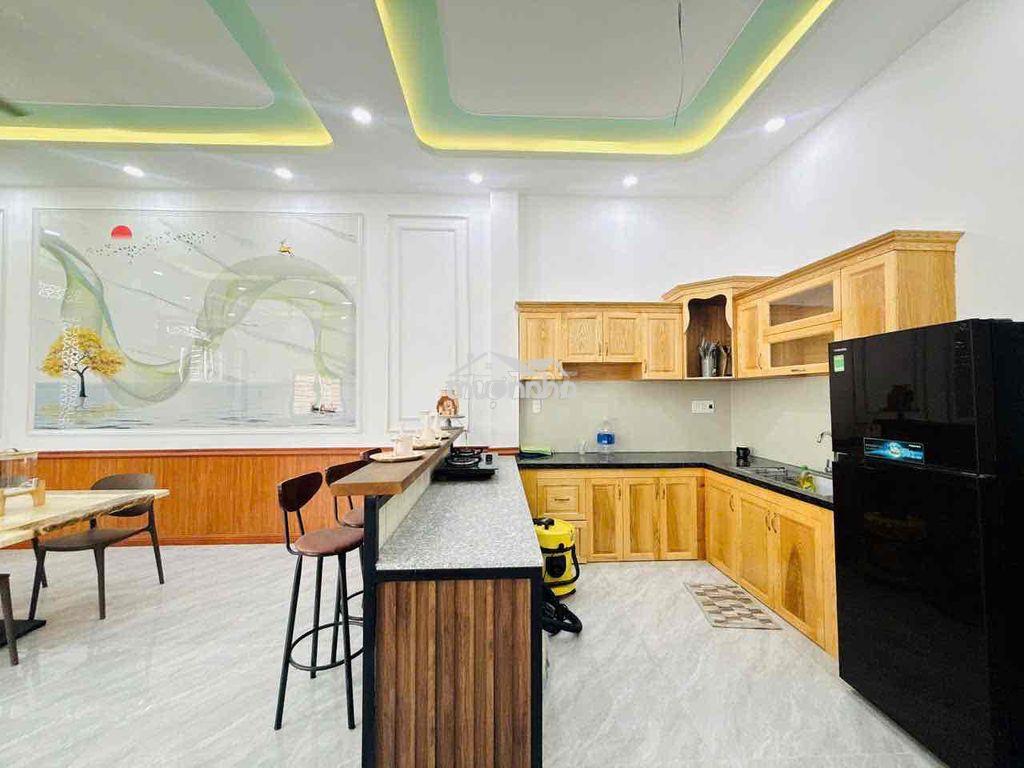 Cho thuê nhà lầu ( 5pn- full nội thất ) p.biên hoà - giá: 10tr - 4
