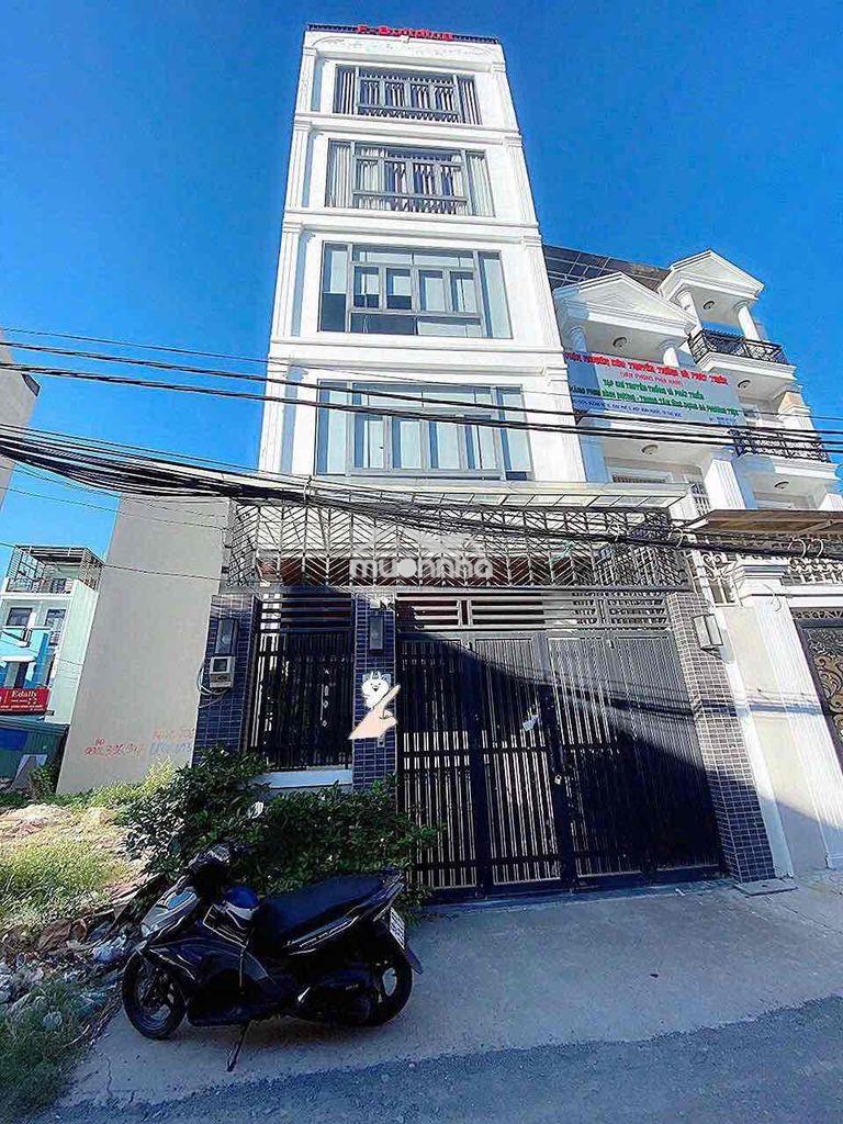 Nhà 4 lầu suốt 2 sàn lầu 3 2pn sân thượng ngay ngã tư hiệp bình phước