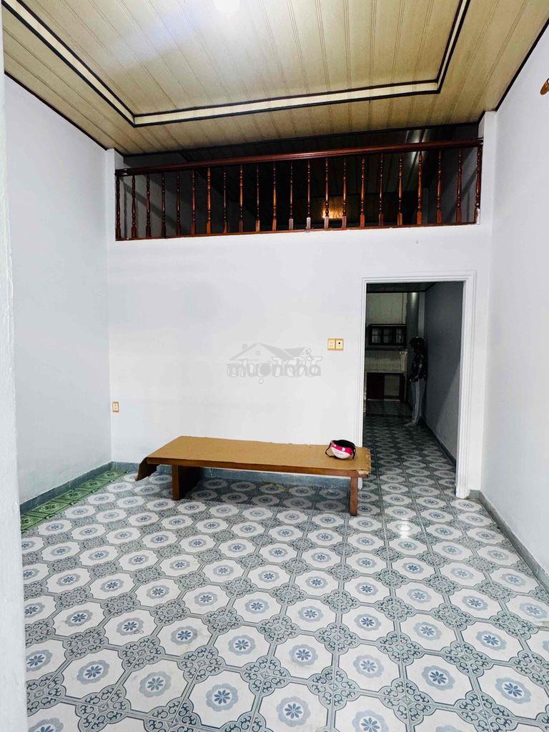 Nhà tx13 hẻm xe tải rộng sân xe máy giá 5 triệu