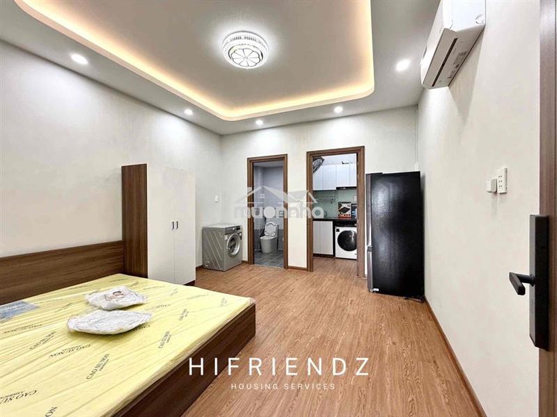 Studio tách bếp full nội thất cao cấp gần cầu vượt cây gõ