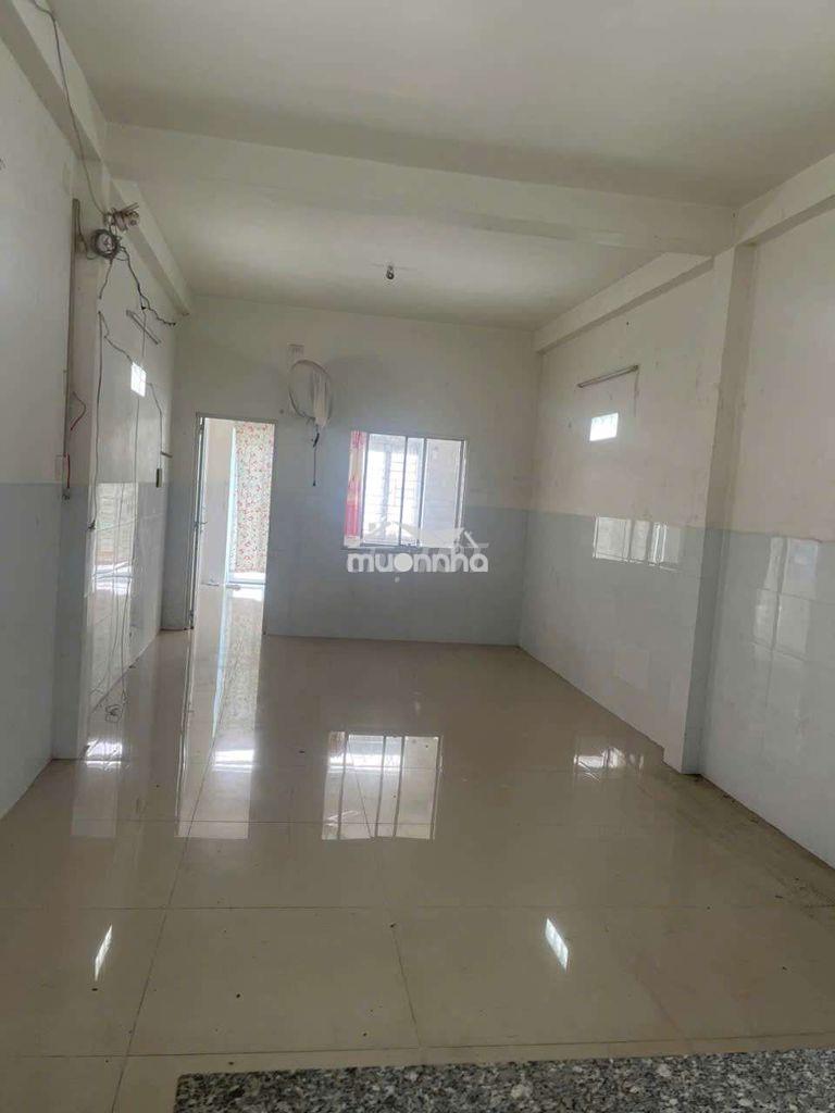 Nhà hẻm 8m bình long 4x20m, 3 tấm, suốt, phù hợp làm may, 12 triệu - Ảnh 2