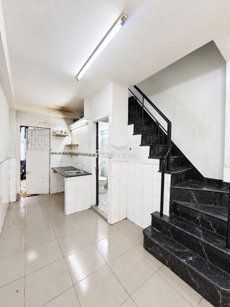 Nhà trần bình trọng, khu ẩm thực hồ thị kỷ hẻm 4m thuận tiện di chuyển - Ảnh 3