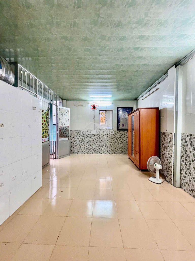 Nhà 3 tầng  - 3