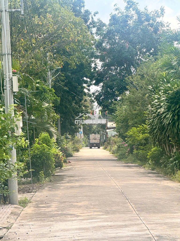 Bán gấp 275m2 giá 590tr bao sổ, dân đông, cách tiện ích trung tâm 200m