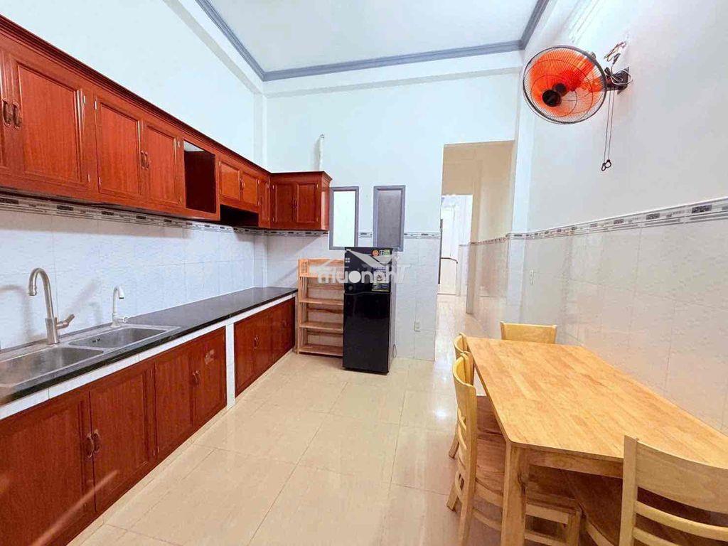 Cho thuê nhà tân chánh hiệp 16 q12 1lầu 1san thượng 8tr full nội thất - Ảnh 2