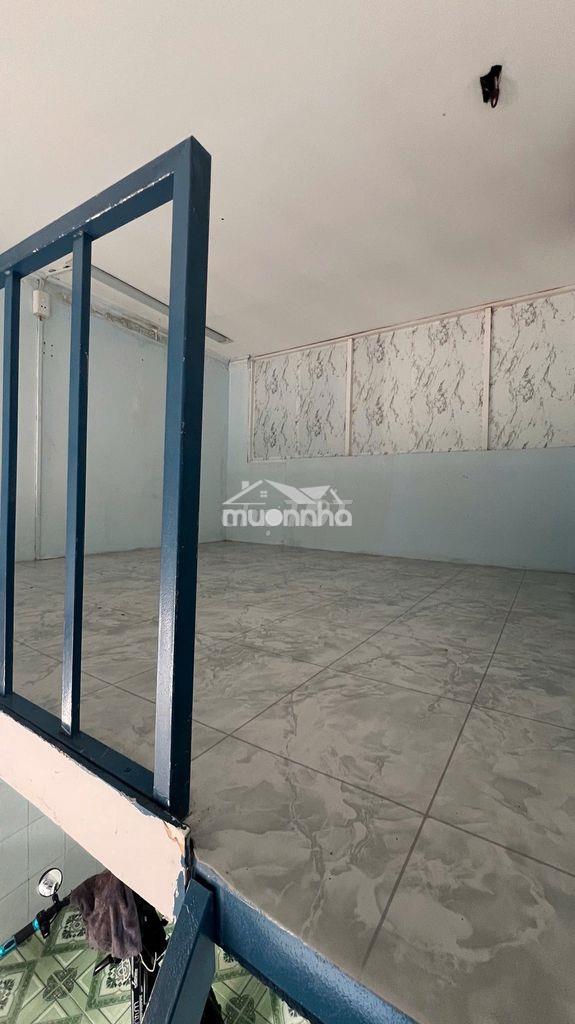 Phòng ở mặt trước tầng trệt ( mặt bằng) - Ảnh 4