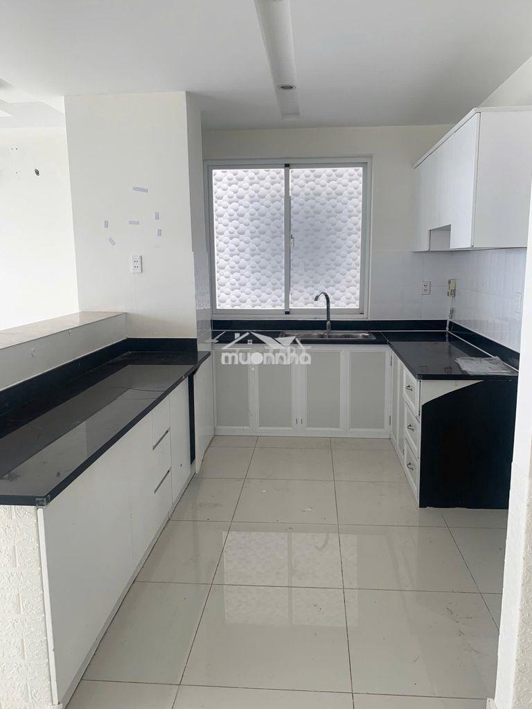 Chính chủ cho thuê căn hộ 138m2 3pn 3wc tầng cao view thoáng giá tốt - Ảnh 2