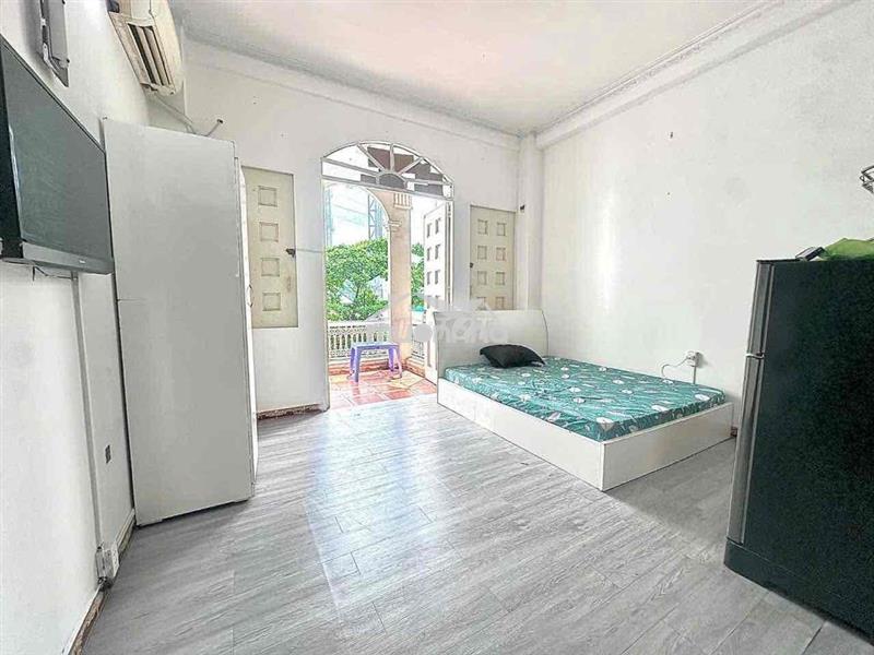 Studio ban công full nội thất gần đh ueh đh bách khoa đh sư phạm