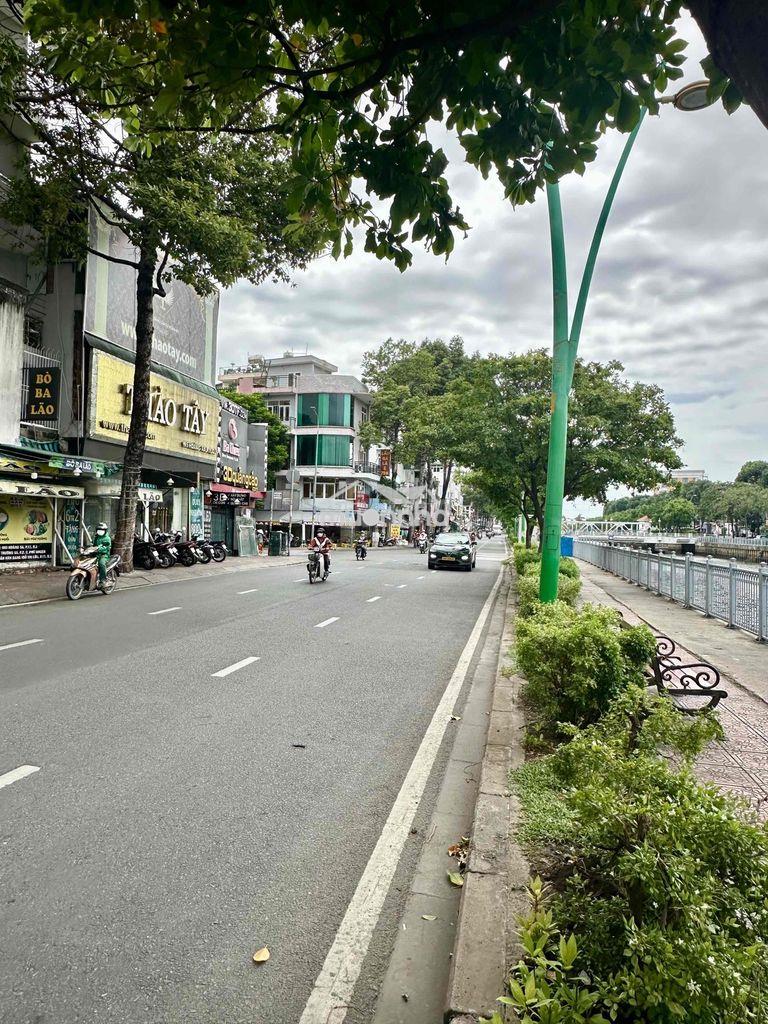 Phòng trọ sạch đẹp 30m2 có ban công thoáng mát