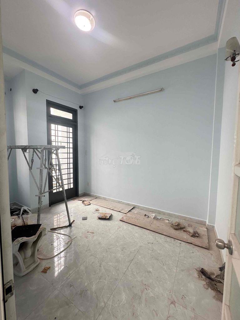 Cho thuê nhà hẻm tải lý thường kiệt p9 tb. dt: 7m x 5m 2 lầu 4 phòng - 3