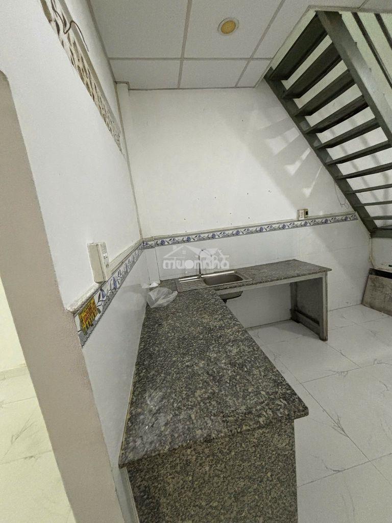 Cho thuê nhà nx bùi quang là 1 trệt 1 lửng 2pn 1wc hxh giá chỉ 7tr5 - Ảnh 4