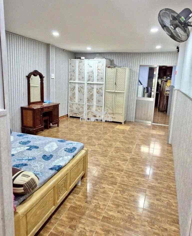 Nhà hẻm đô đốc chấn.tân phú.dt:4 x 17m trệt lửng 2pn 1wc - Ảnh 2