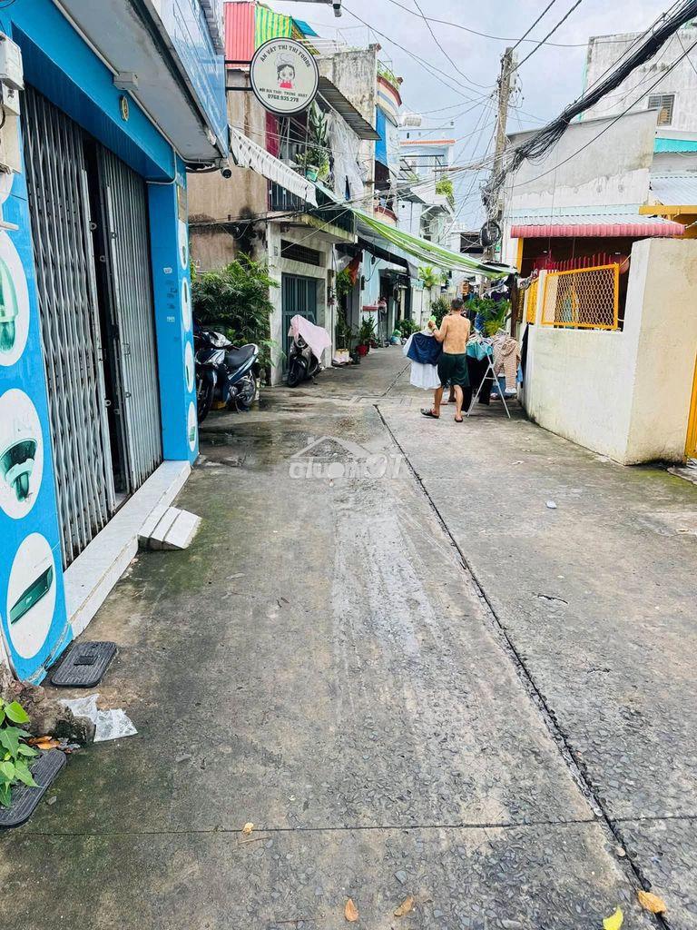 Bán nhà 3 tầng quận 11 ngay giác viên đầm sen nở hậu 3.7x10m