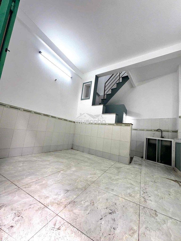 Hàng tốt - hẻm vip - chỉ nhỉnh 2 tỷ - Ảnh 2