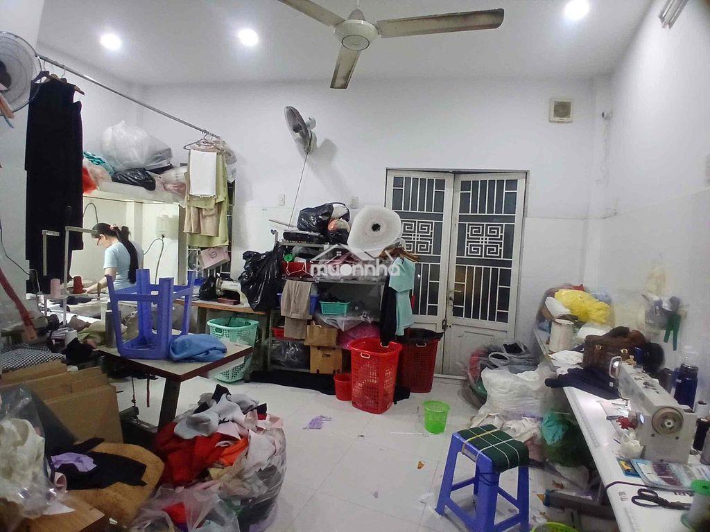 Nhà nở hậu . nhà còn mới đẹp . chính chủ đang ở . hẻm xe hơi gần cửa - 2