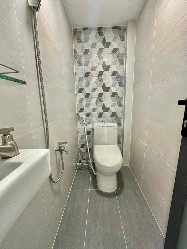 Cho thuê nhà nguyên căn mới nguyễn thị thập q7, 1 lầu, 2pn, 2 máy lạnh