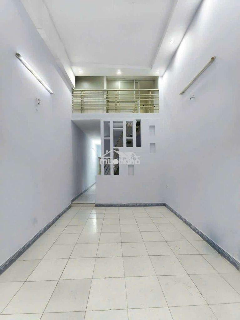 Nhà mới sơn 2pn 2wc .sân xe máy , lvk .hẻm xe tải