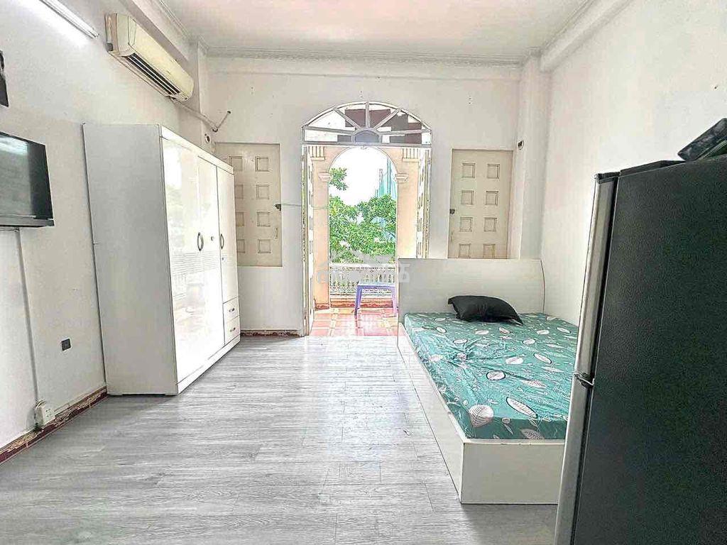 Studio ban công full nội thất gần đh ueh đh bách khoa đh sư phạm - 4