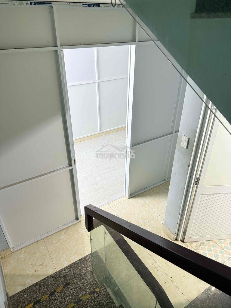 Cho thuê nhà liên khu 4-5 bình tân   4*16 1 trệt,2 lầu sân thượng. 3pn - Ảnh 3