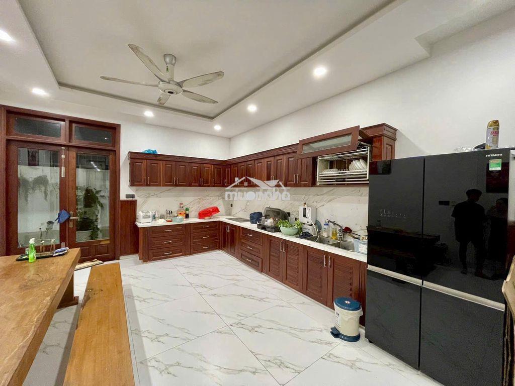 Cho thuê nhà ở kinh doanh có thang máy 4 phòng ngủ full nội thất khu - Ảnh 4