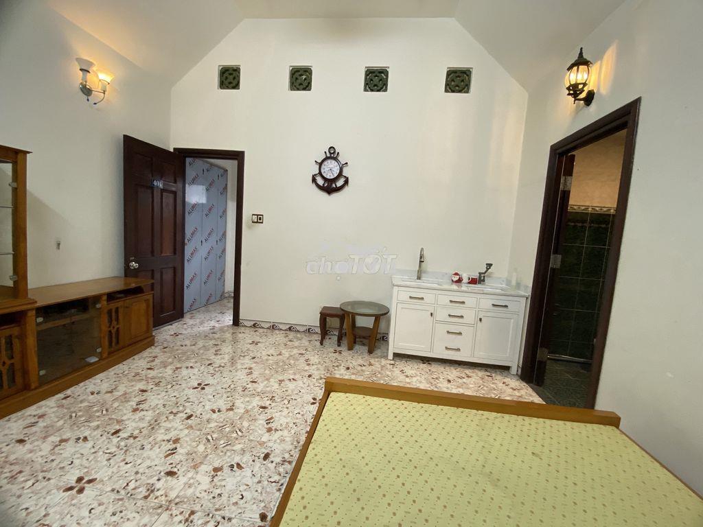Quận 1 – phòng 40m² - nội thất cơ bản – giờ giấc tự do - Ảnh 2