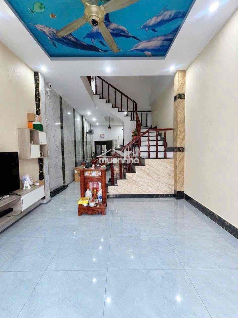 Nhà 1 trệt 1 lầu sẵn nội thất hẻm xe hơi gần lê văn việt q.9