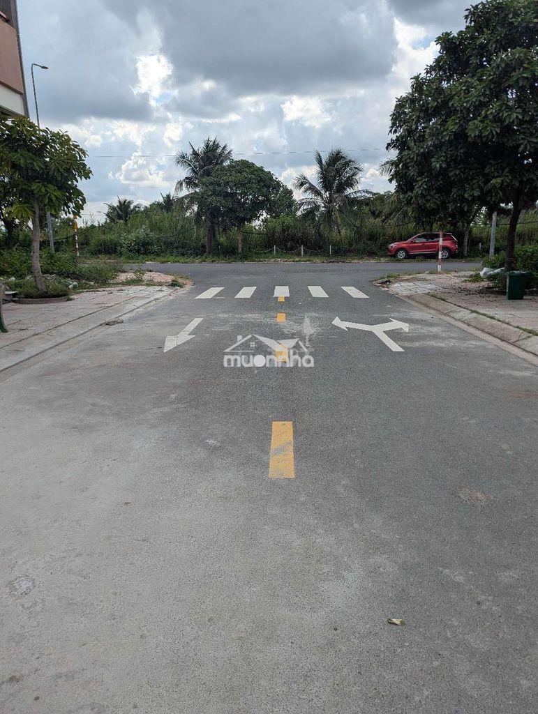 Nhà 1 trệt 2 lầu full nội thất kdc the sol city - 3