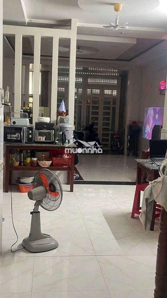 Nhà gần trường học nguyễn thị nuôi - tô ký