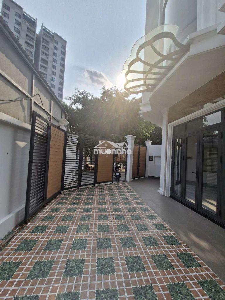 Nhà 2 xe hơi tránh nhau, cập ngay trường lê đức thọ,  dt 215m2, 2l,st - Ảnh 3