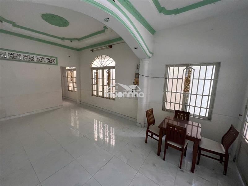 Bán nhà hẻm 1000 lê văn lương, dt 5x14, đối diện chung cư hoàng anh gh