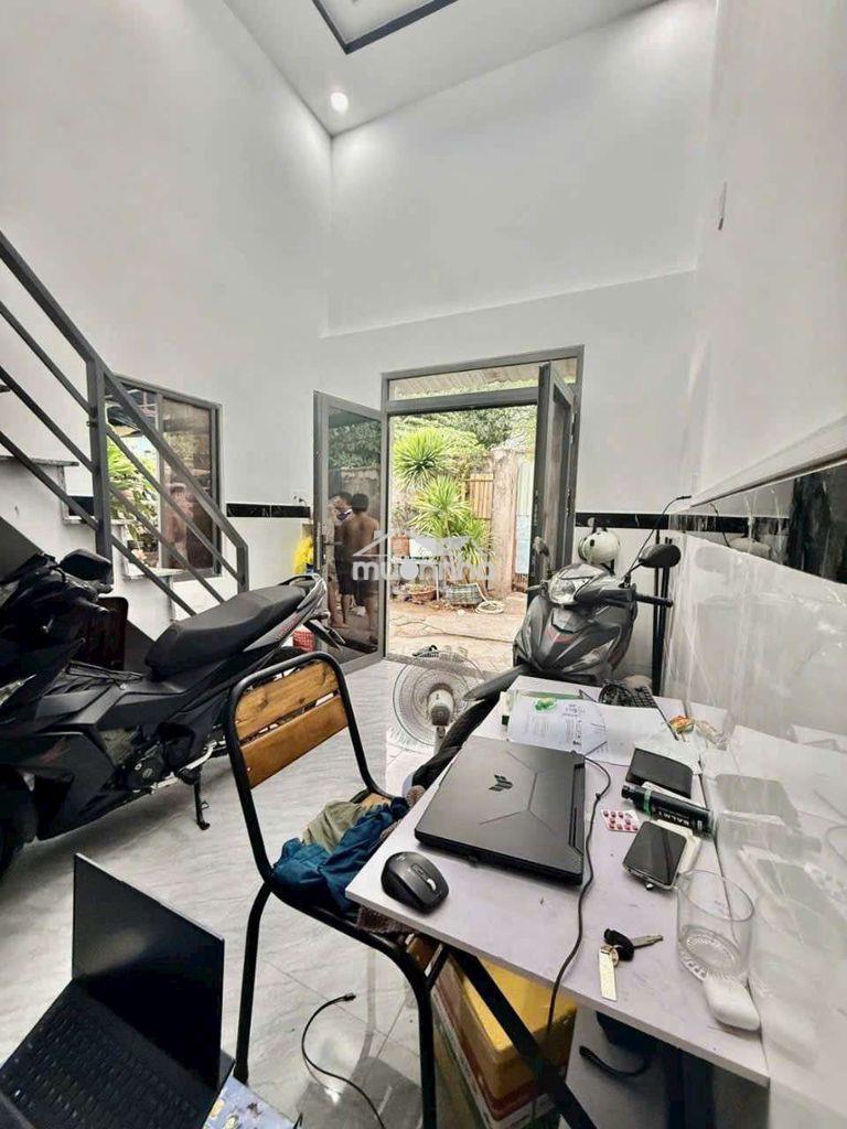 Nhà đẹp hẻm xe hơi 1ty250 tl bán công chứng vi bằng