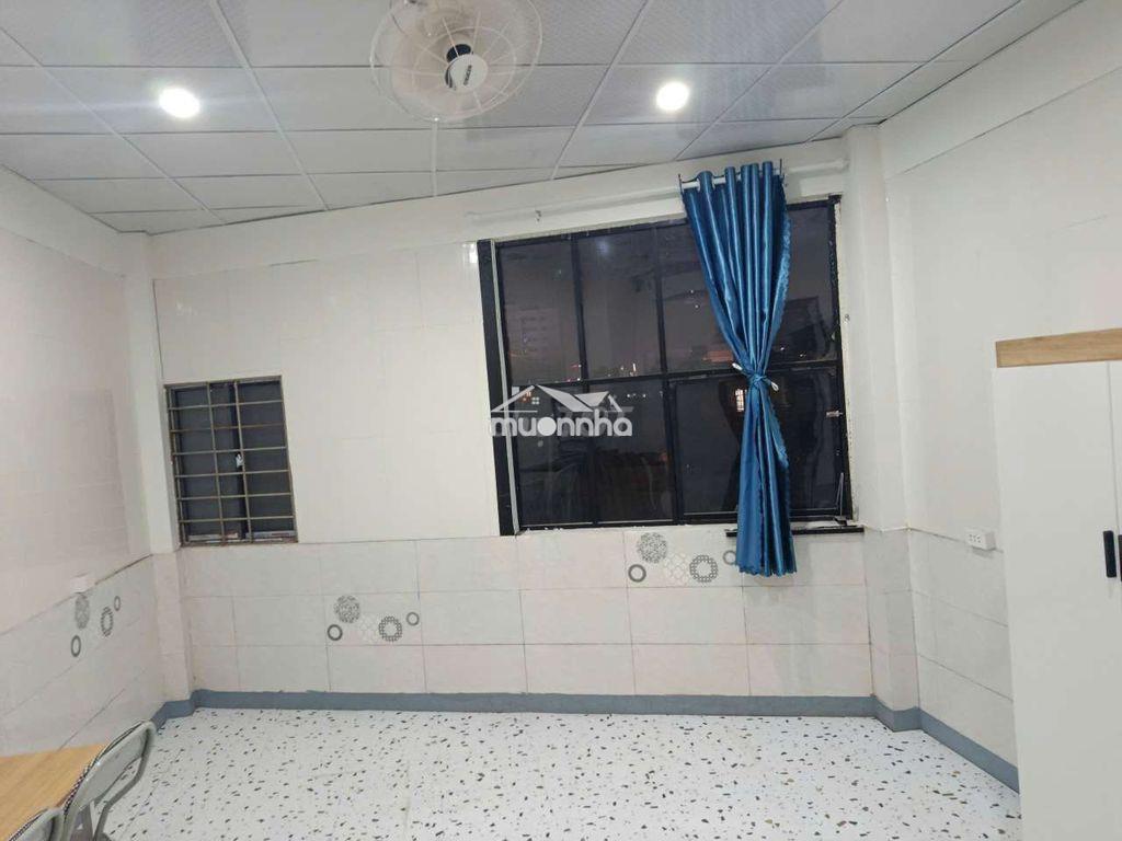 Phòng mới ,sát q1,nt cao cấp thang máy,giá rẻ - Ảnh 2