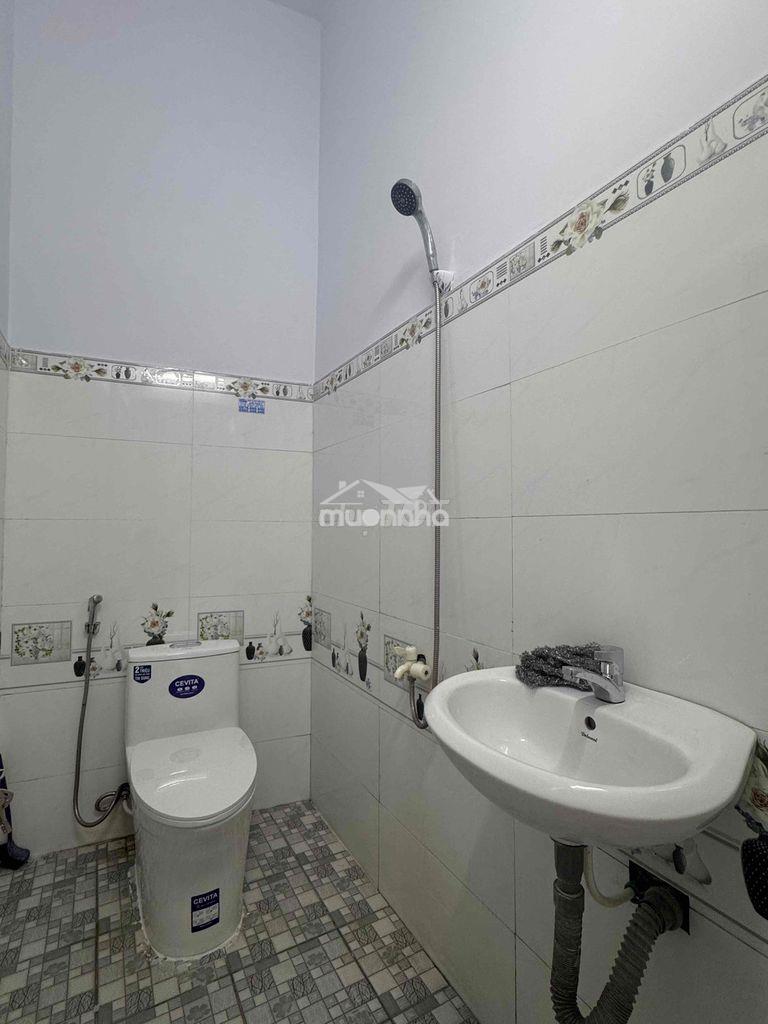 Nhà 1 mặt hẻm, 1 căn ra hẻm xe tải thông, 2 tầng 3.6x9 - 4