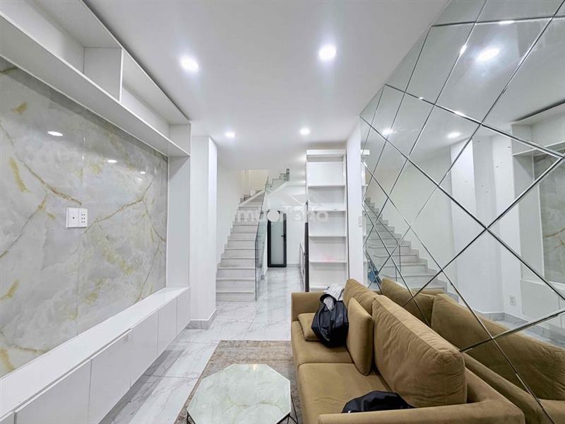 Nhà mới 3pn 1pk 4wc diện tích sử dụng 90m2 ngay khu sầm uất phú nhuận