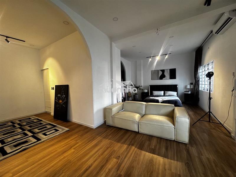 Nhà nguyên căn 2 tầng phòng rộng 50m2 multi-function ban công 8m