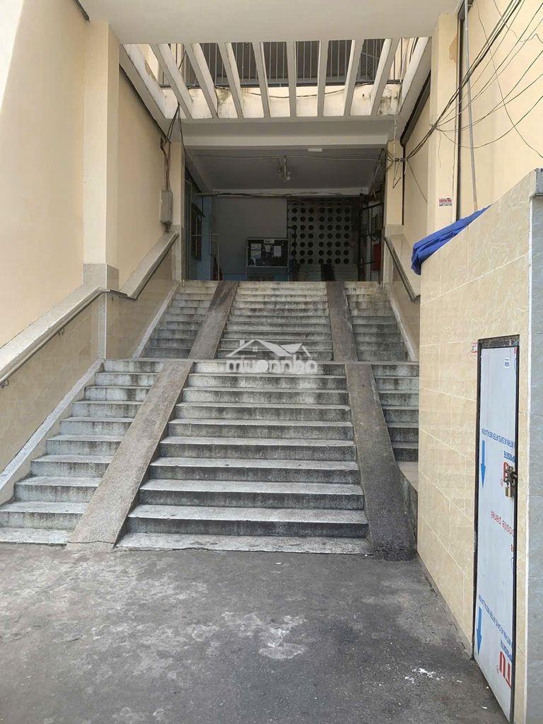 Chung cư  thang bộ 50m2, 2pn ngay gần khu k300