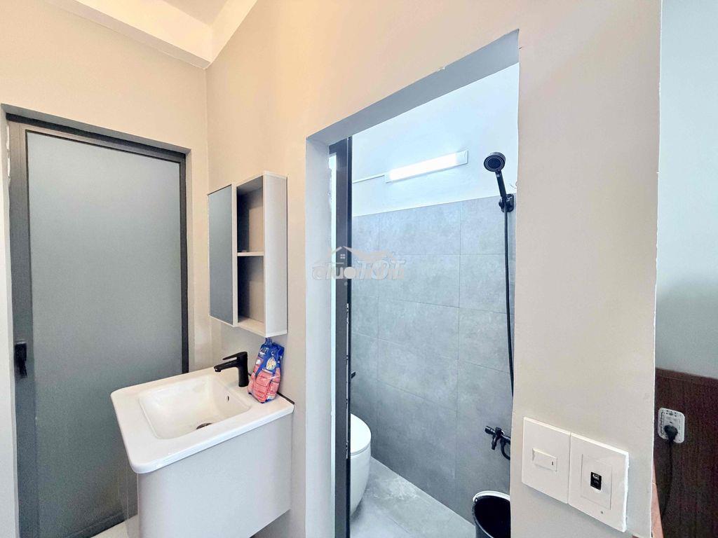 Nhà nguyên căn 2pn2wc ngay ngã tư hàng xanh fullnt mới keng - 4