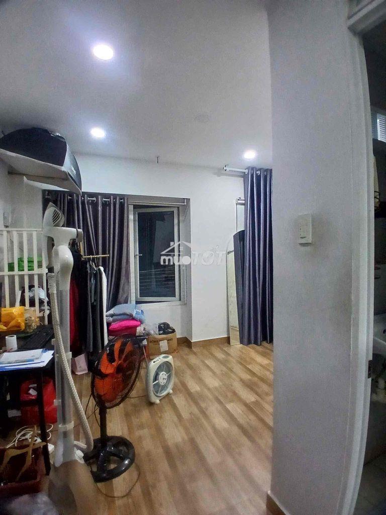 Nhà nở hậu . nhà còn mới đẹp . chính chủ đang ở . hẻm xe hơi gần cửa - 3