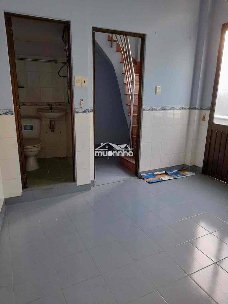 Chính chủ cho thuê nhà q.1 cô giang nt 2pn 3wc 4 tầng giá 12,6tr ạ - Ảnh 2