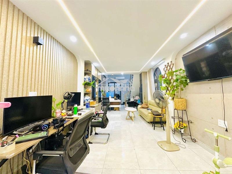 Góc 3 mặt tiền- dtsd 200m2-hxh thông–phan huy ích gần emart-giá 6 tỷ x