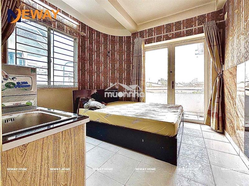 Phòng ban công siêu thoáng - đầy đủ nội thất đối diện đầm sen