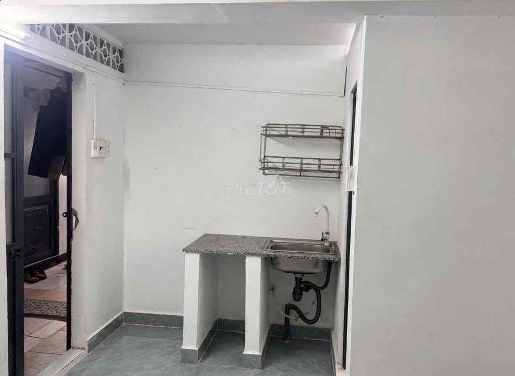 Phòng trọ q12 sạch sẽ - yên tinh, còn p là còn hình nha ạ - Ảnh 3