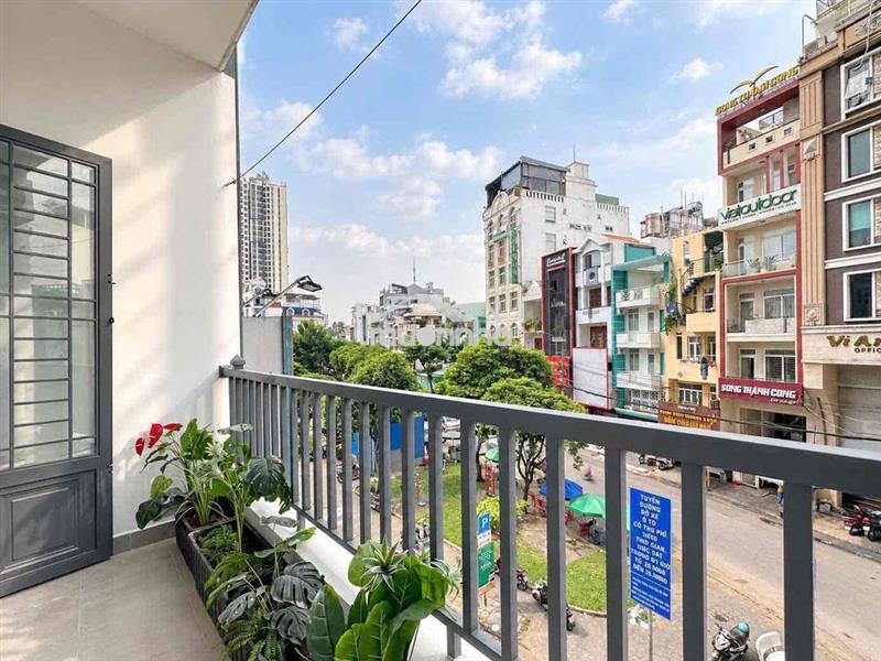 1pn - ban công cực thoáng ngay trung tâm quận 10