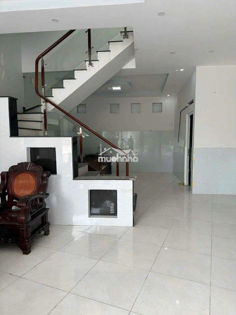 Nhà lầu mặt tiền đường hoàng hoa thám  - 2