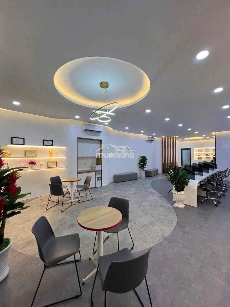 Toà nhà mới cho thuê giá tốt nằm trên trục đường trung tâm quận gò vấp