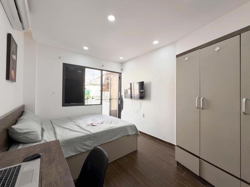 Thuê ngay căn hộ 1pn ngủ - ban công 40m2 siu rộng thoáng ngay sát q1 an ninh - thuận tiện di chuyển  - Ảnh 2